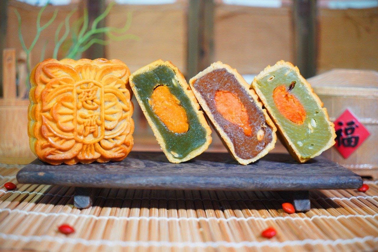 Panggang Isi 6 "Satu Telur" (2Lotus, 2Pandan, 1Greentea, 1Durian)