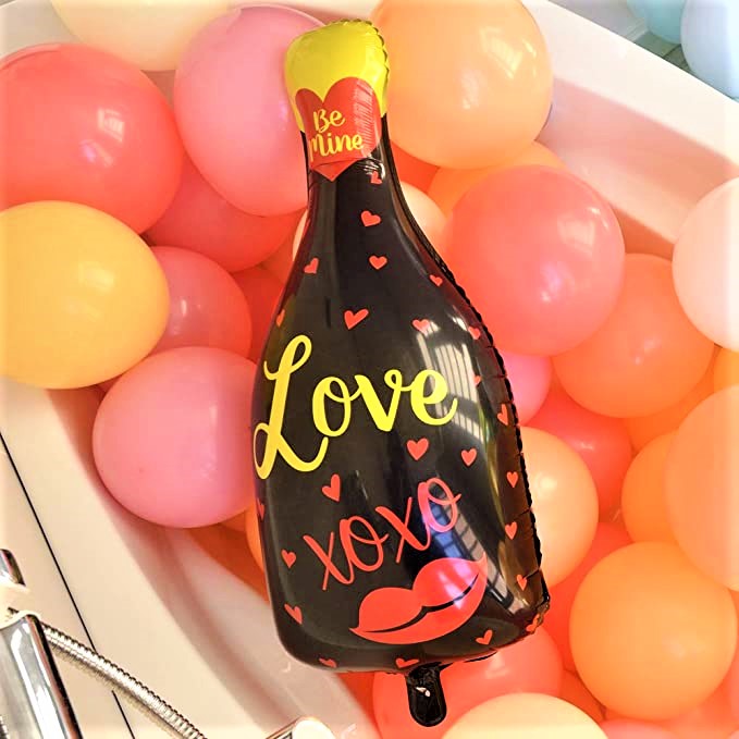 Love XOXO Bottle Balloon
