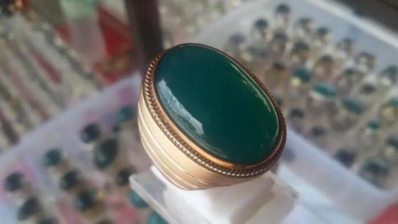 Batu akik bacan hijau