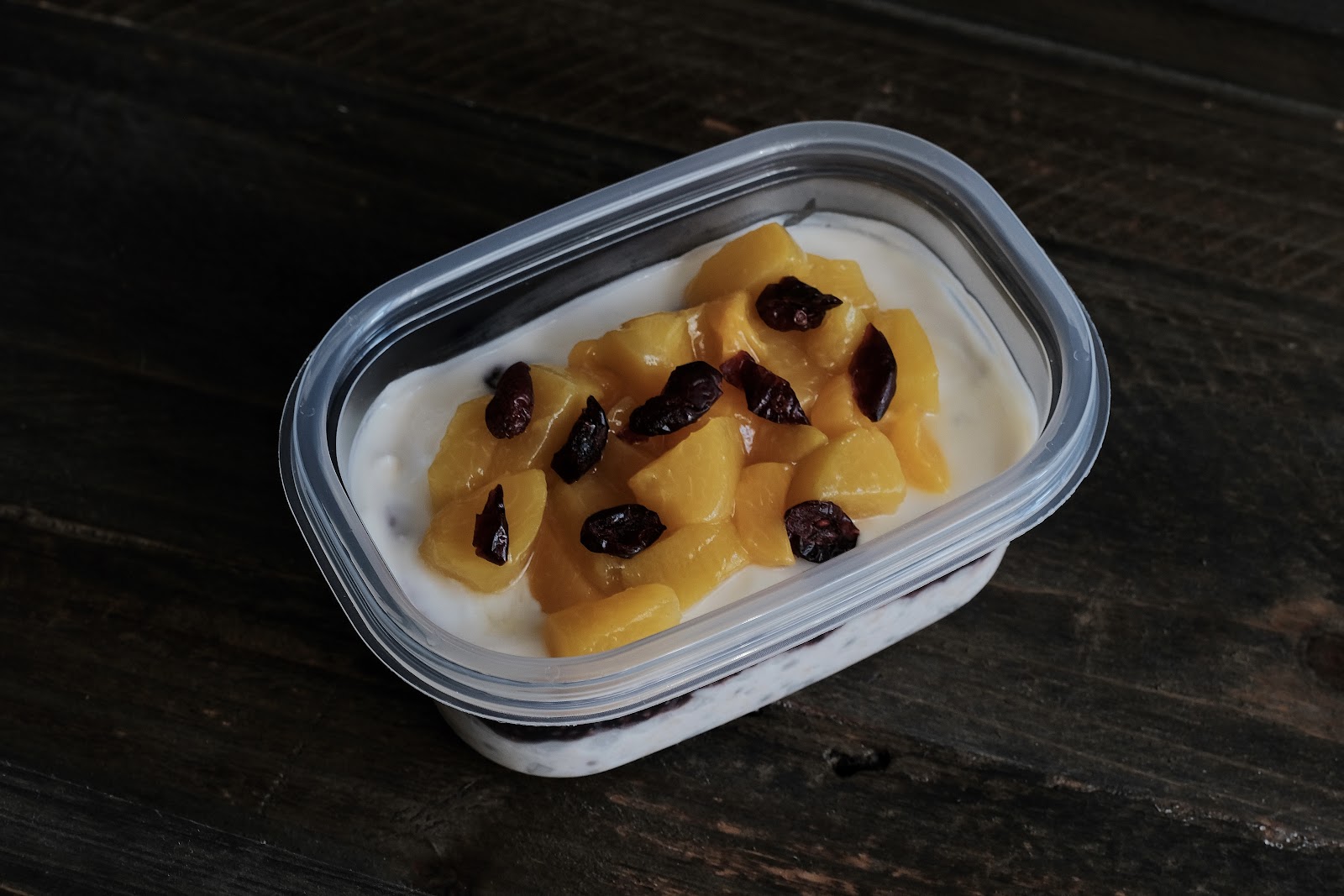  Peach with Mixed Berry Yogurt 雙莓優格蜜桃$139 (選用Alcurnia西班牙水蜜桃，帶有微微咬勁的厚實果肉，搭配綜合莓果醬、減糖蔓越莓果乾，整體口感豐富、層次分明，酸甜平衡的幸福滋味!)