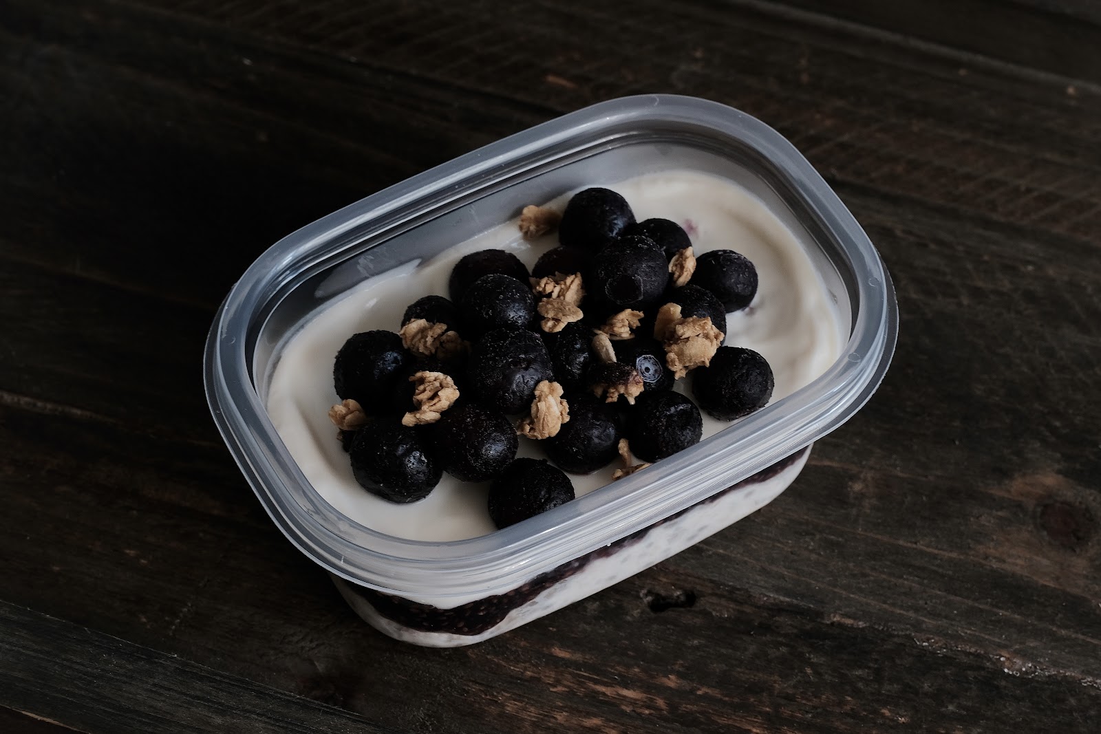  Blueberries with Honey Greek Yogurt 藍莓蜂蜜希臘優格$139 (蜂蜜希臘優格配上綜合莓果醬，恰到好處的酸甜且不膩口，咬下藍莓顆粒使尾韻富含著淡淡的香氣，藍莓控一定大愛！)