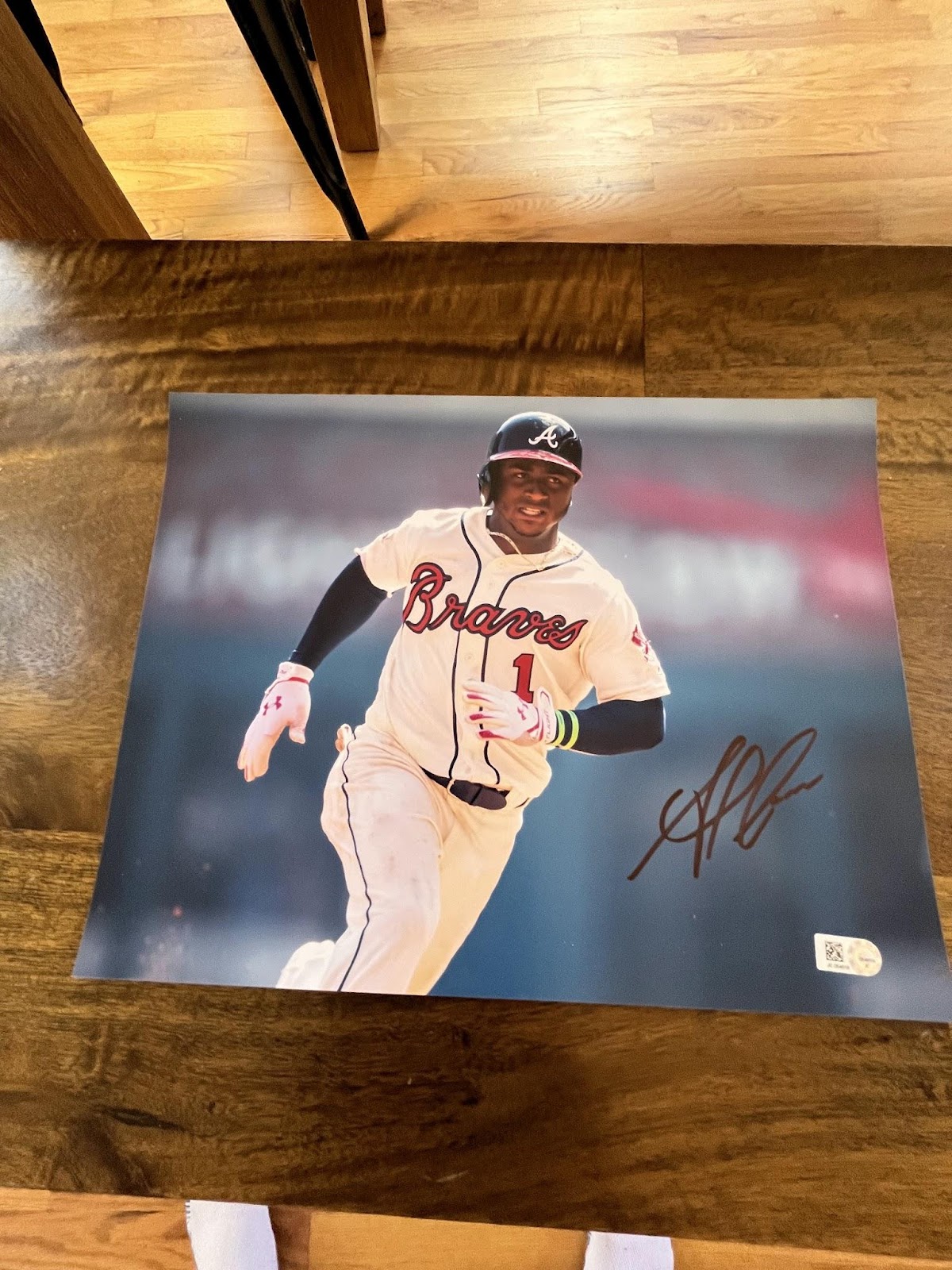 Ozzie Albies - signed photo (authenticated), in frame