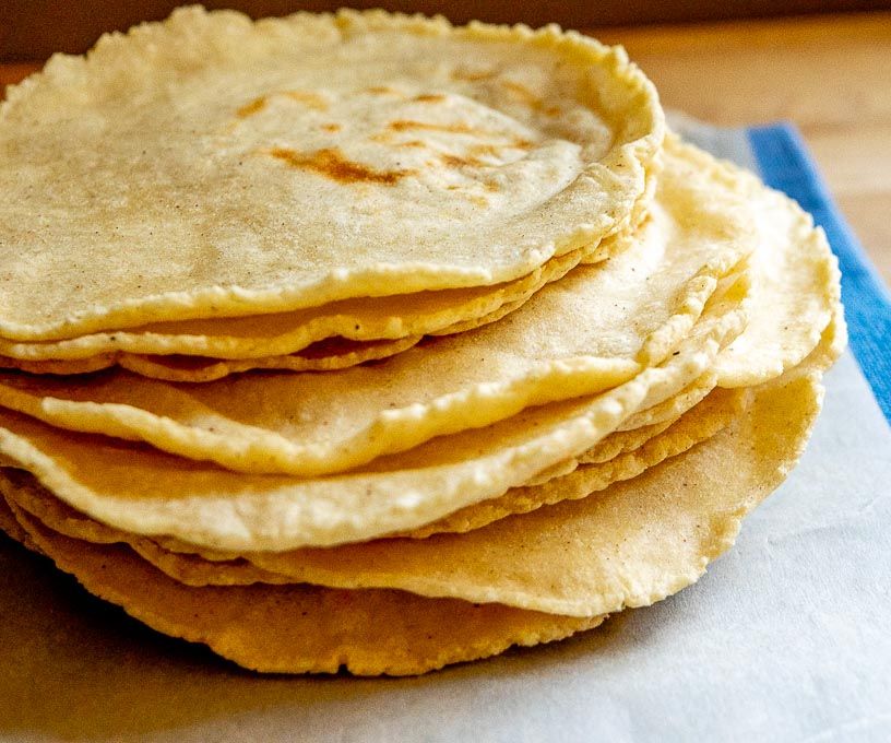 Tortillas de Maiz medianas 10 unidades por paquete (Medium corn tortillas 10 units per bag)