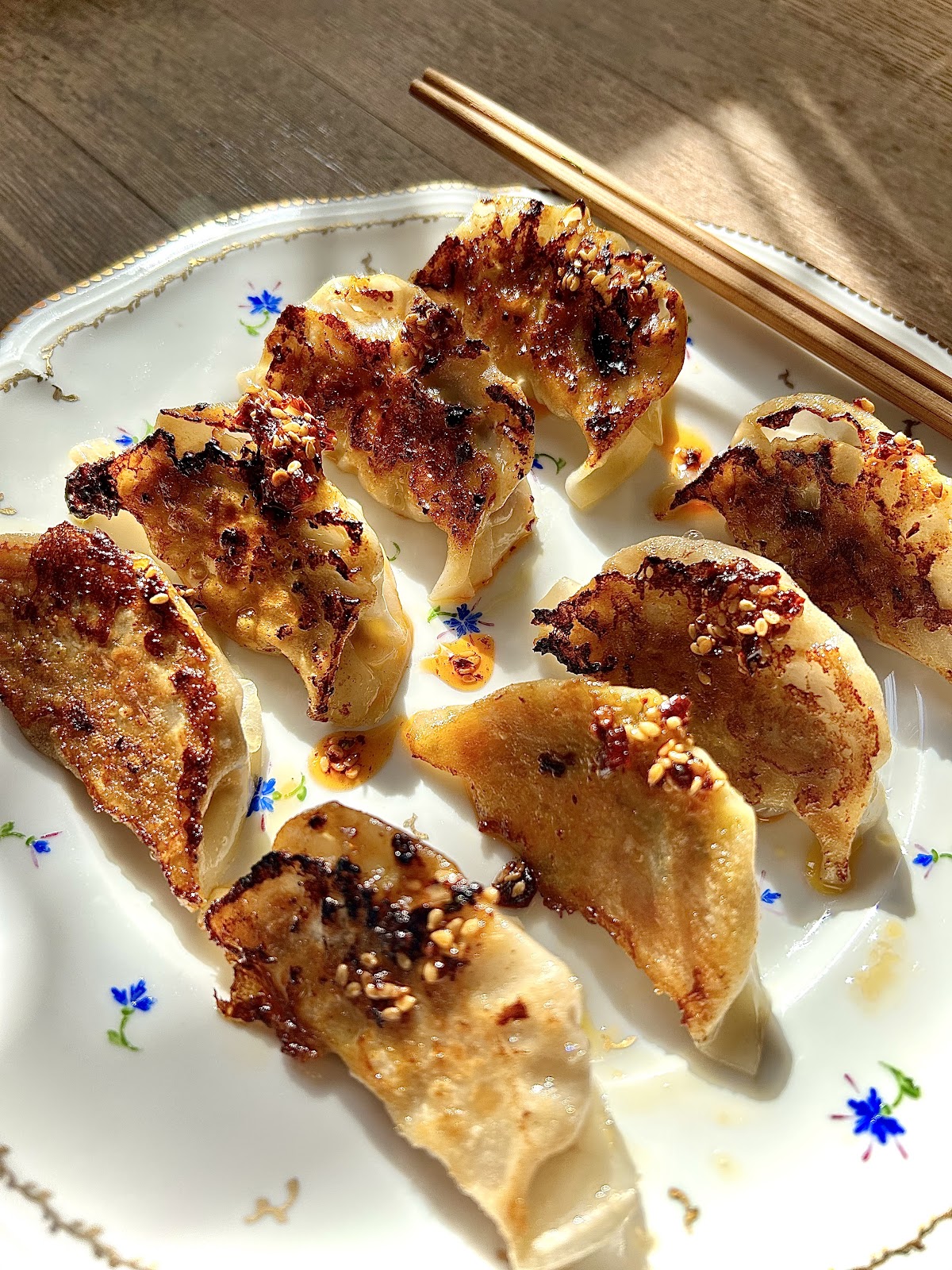 "Saisissez l'instant gourmand : réservez et commandez vos gyozas dès maintenant !"