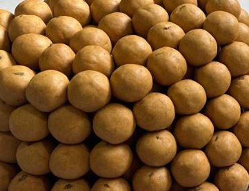 Sweet Besan Ladoo (pure ghee) (40 gm wt)-Per Pc - 2.5 CHF