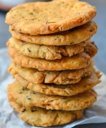 Ajwain&Kasuri Methi Mathri -250 gms - 13 CHF