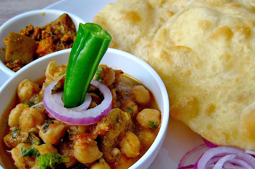 Chole with 2 pcs of Bhature -  18 CHF