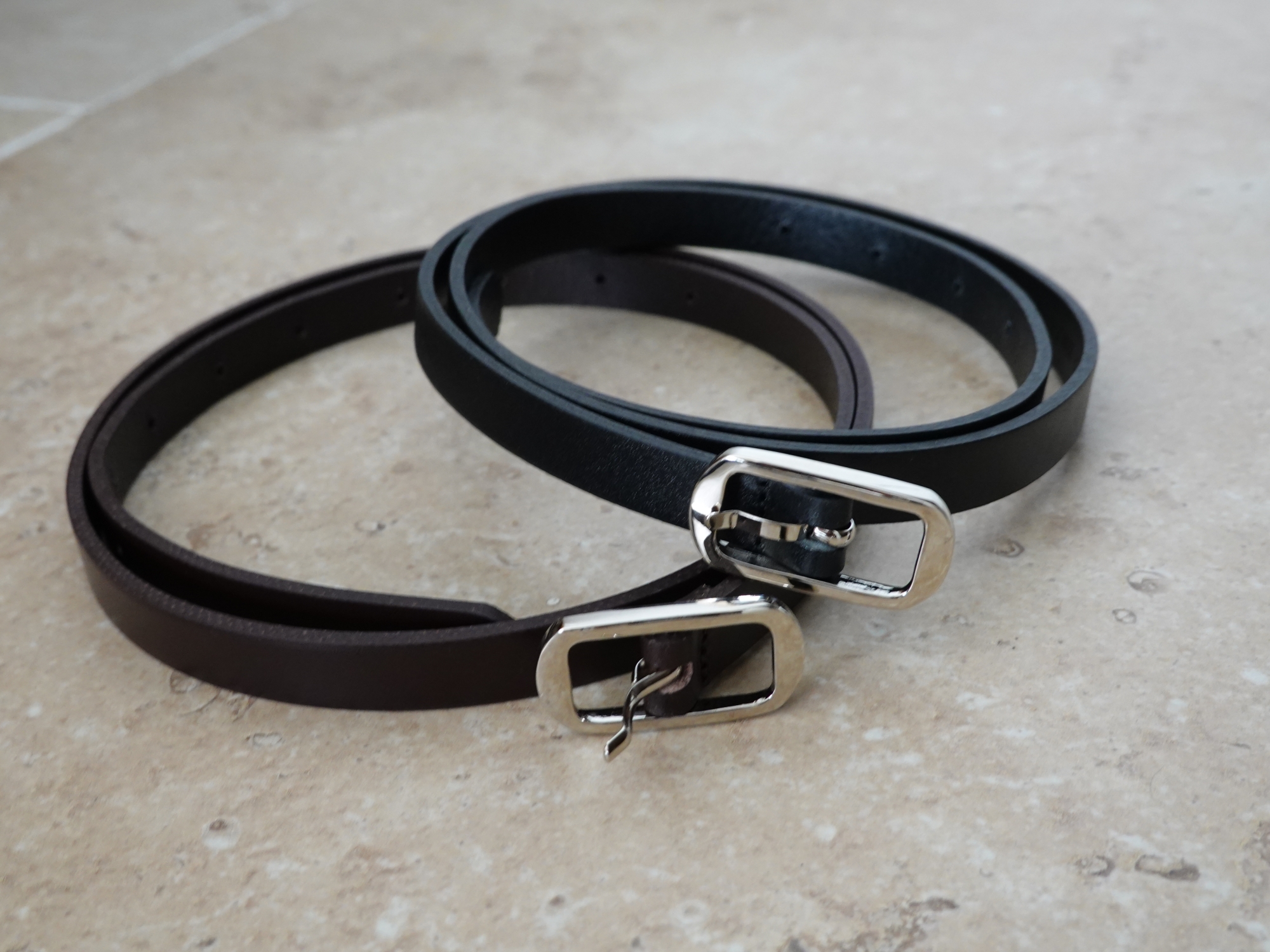 寬1.3CM
長 95CM
COW LEATHER 100%