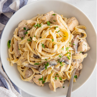 Fettuccine alfredo chicken pasta