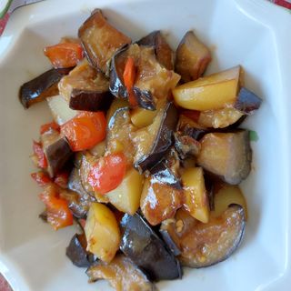 地三鲜Fried Potato, Eggplant and Pepper in Garlic Sauce 