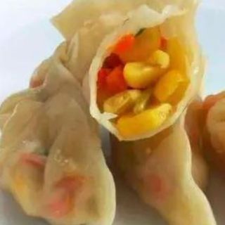 胡萝卜玉米青豆馅儿冷冻饺子Carrots Corns with peas fast frozen dumplings