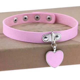 Pink heart pendant choker