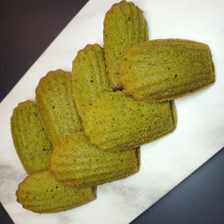 Green Tea Madeleines (8pcs)