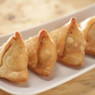 Cocktail Panjabi Samosas (500gms / 15-16 pcs)