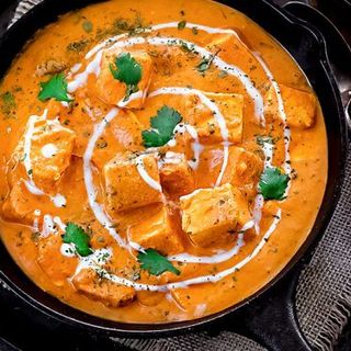 Butter Paneer with Lachha Paratha (Serves 2)