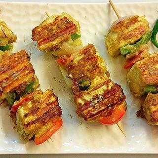 Saunfia Paneer Tikka (500gms / 16-18 pcs)