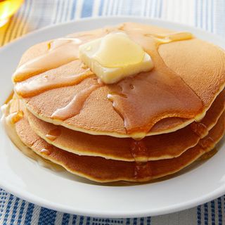 Desayuno Opción 2 / Pancakes 3pp. Incluye Farina, Café y Jugo